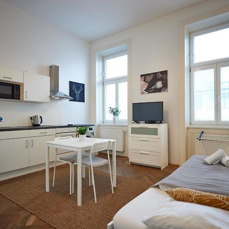 וינה Nice Studio Close To Metro III מראה חיצוני תמונה