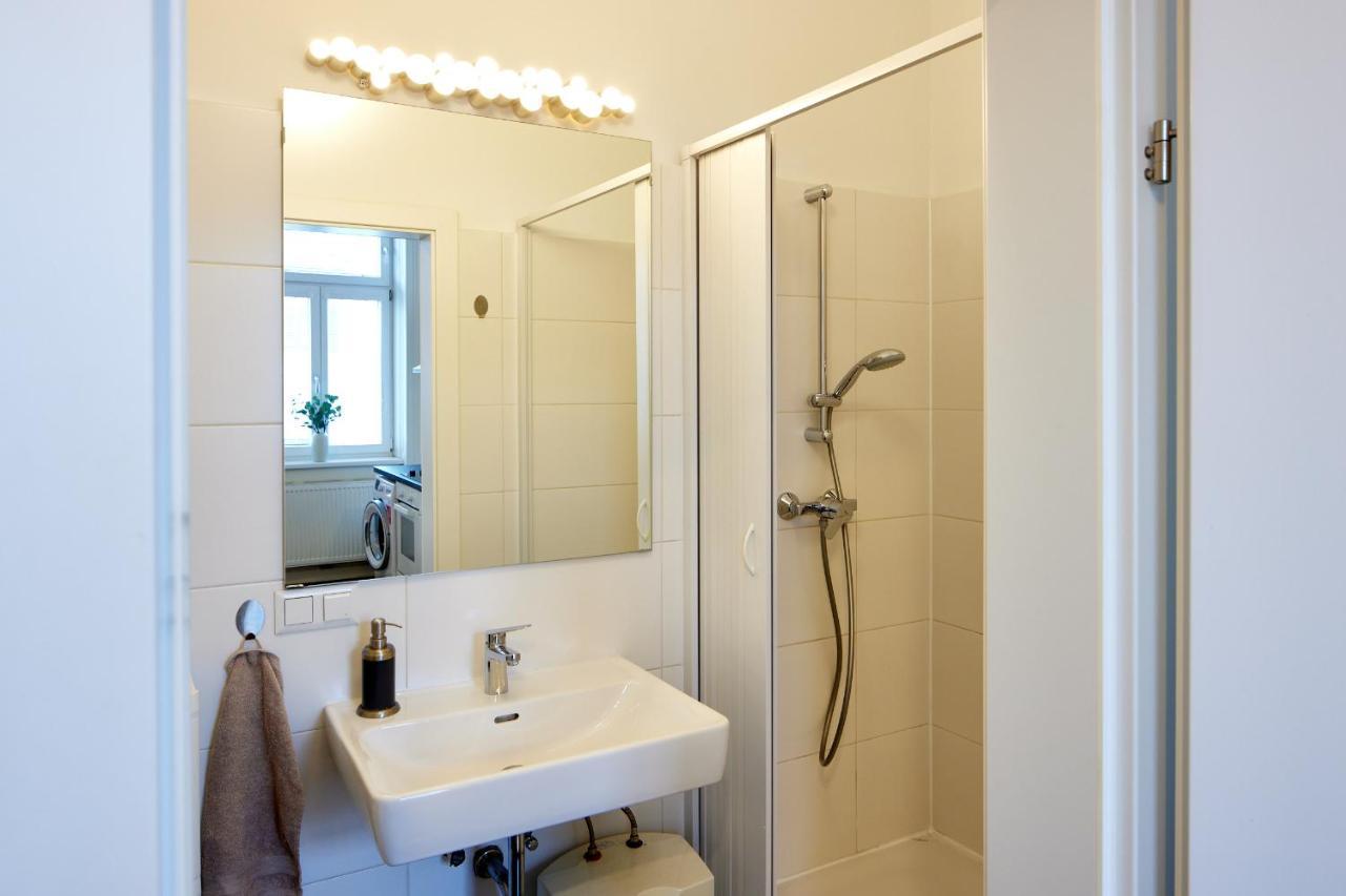 וינה Nice Studio Close To Metro III מראה חיצוני תמונה